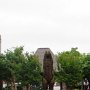 <p align=left>Des ours un peu partout: en bois, en plastique, en fer...