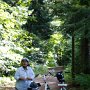 <p align=left>photo un peu floue, mais seulement pour montrer qu'une piste cyclable jouxte le camping.