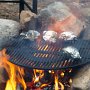 <p align=left>Le barbecue ne fonctionnait plus alors retour aux bonnes vieilles méthodes. Ça sent le camping!